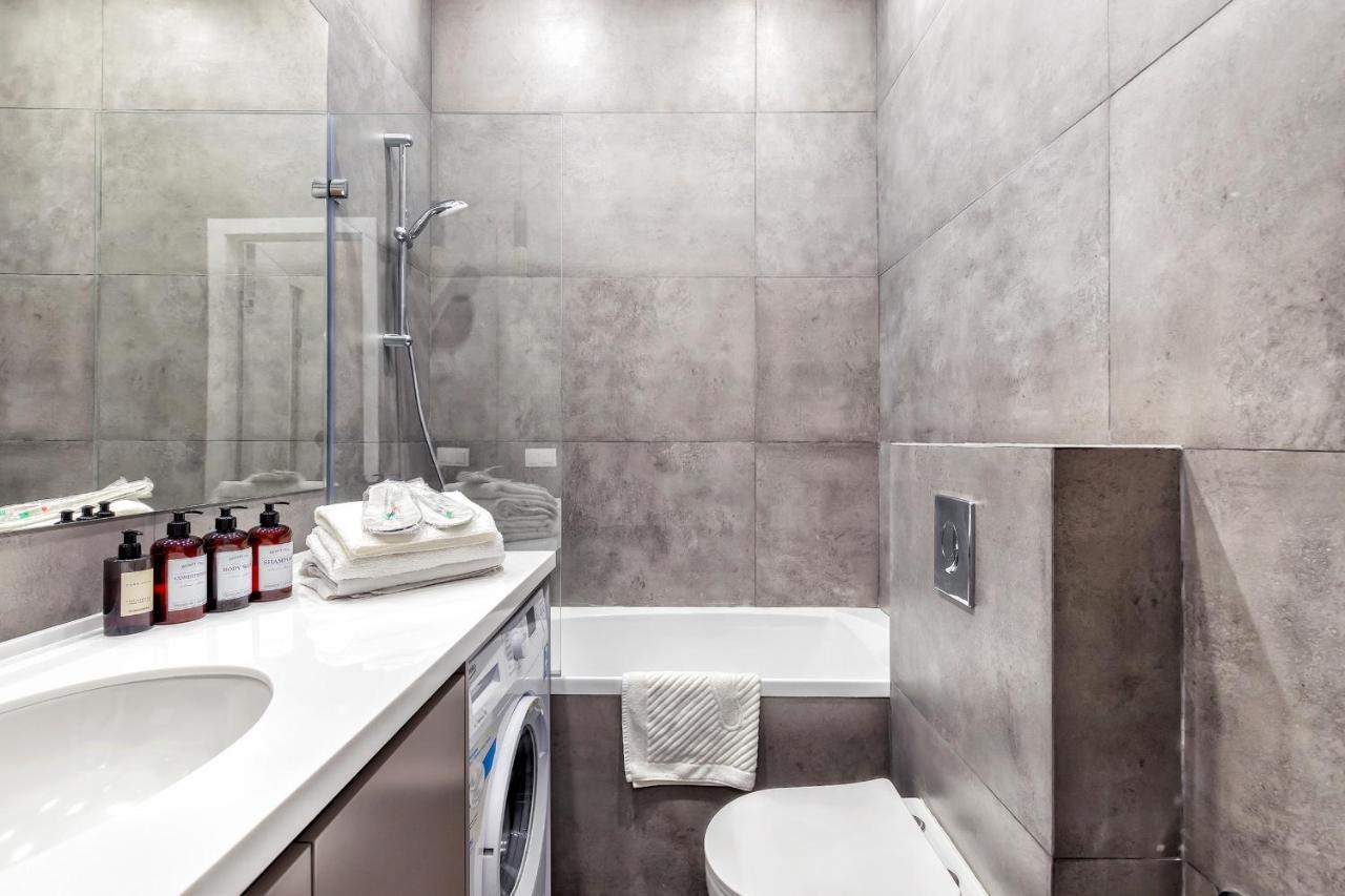 Aura Business Class Apartment Nur-Sultan  Exterior photo